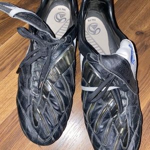 Soccer men shoes